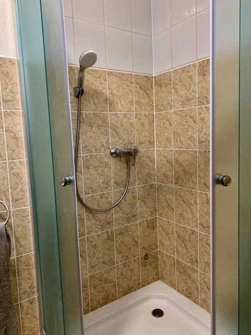 Cozy Apartment Near Hockey & Football Arena Bratislava Exterior photo