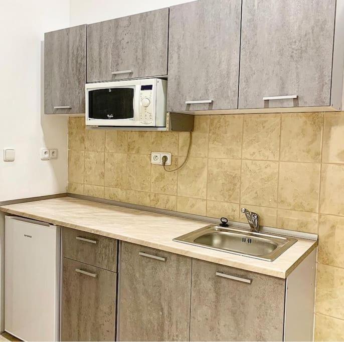 Cozy Apartment Near Hockey & Football Arena Bratislava Exterior photo